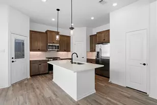 110 West Coralburst Loop, Montgomery, TX 77316 - Photo 4