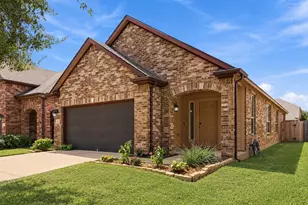 8117 E Pine Creek Bend, Cypress, TX 77433 - Photo 2