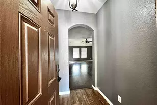 683 Fallow Ln, Alvin, TX 77511 - Photo 2