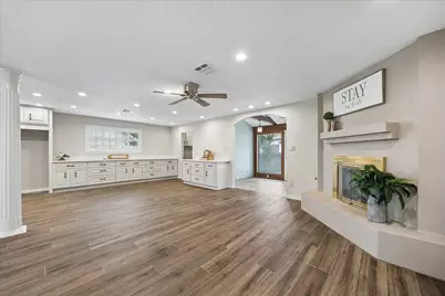 1809 Winding Creek Drive, Pearland, TX 77581 - Photo 6