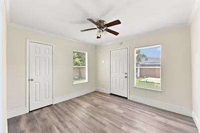 1012 W Hart Avenue, Pasadena, TX 77506 - Photo 16