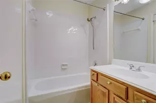 2614 S Peach Hollow Circle Circle, Pearland, TX 77584 - Photo 8