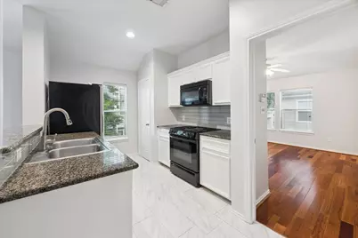 1138 W 25th Street #F, Houston, TX 77008 - Photo 14