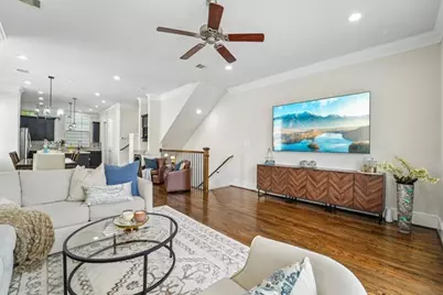 1010 W 24th Street #O, Houston, TX 77008 - Photo 2