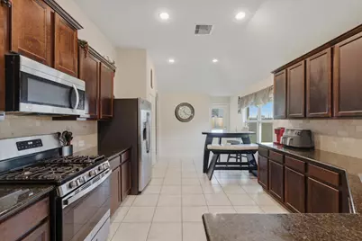 8338 Broadleaf Avenue, Baytown, TX 77521 - Photo 6