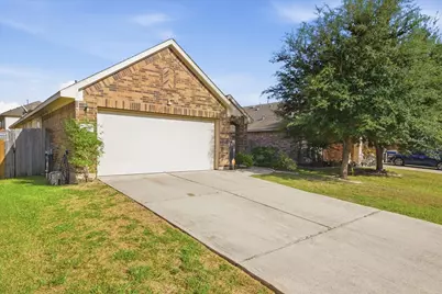 8338 Broadleaf Avenue, Baytown, TX 77521 - Photo 2