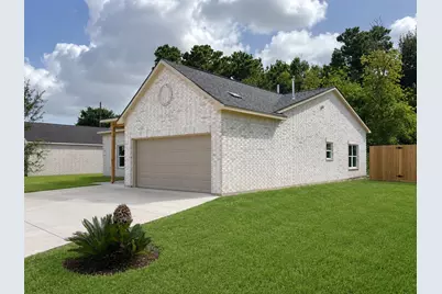 8715 Victoria Forest Drive, Houston, TX 77088 - Photo 1