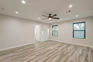 2111 Nina Lee Ln, Houston, TX 77018 - Photo 22