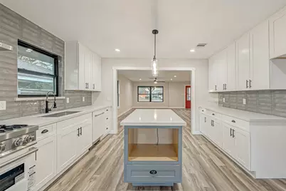 2111 Nina Lee Lane, Houston, TX 77018 - Photo 10