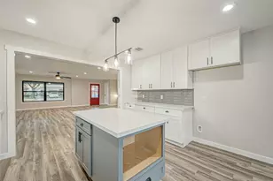 2111 Nina Lee Ln, Houston, TX 77018 - Photo 16