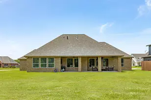 838 Oak Ridge Dr, Angleton, TX 77515 - Photo 36