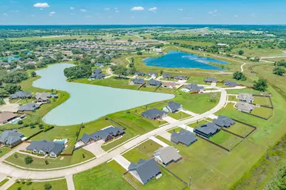 838 Oak Ridge Drive, Angleton, TX 77515 - Photo 38