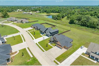 838 Oak Ridge Drive, Angleton, TX 77515 - Photo 42