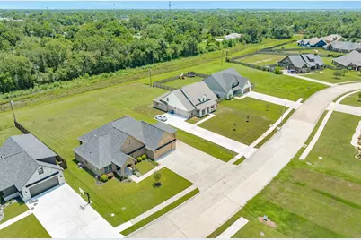 838 Oak Ridge Drive, Angleton, TX 77515 - Photo 40
