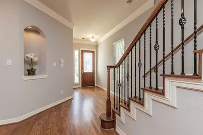 10126 Holly Chase Drive, Houston, TX 77042 - Photo 6