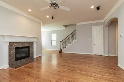 10126 Holly Chase Drive, Houston, TX 77042 - Photo 8
