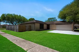 2779 Forest Point Dr, League City, TX 77573 - Photo 2