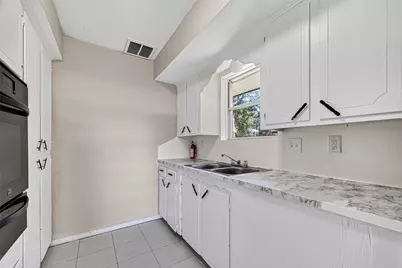 9702 Hillis Street, Houston, TX 77078 - Photo 16