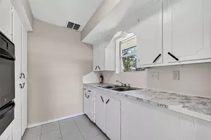 9702 Hillis St, Houston, TX 77078 - Photo 16