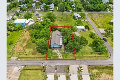 939 17th Street Street, Dickinson, TX 77539 - Photo 2