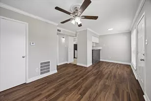 201 Emerson St, Houston, TX 77006 - Photo 6