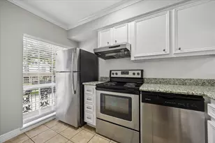 201 Emerson St, Houston, TX 77006 - Photo 8