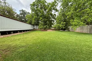 817 Walnut, Wharton, TX 77488 - Photo 8