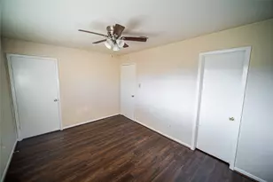 1327 Diplomat Way, Houston, TX 77088 - Photo 20