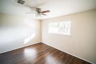1327 Diplomat Way, Houston, TX 77088 - Photo 18