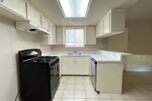 1327 Diplomat Way, Houston, TX 77088 - Photo 4