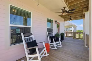 124 Jewel Dr, Port Bolivar, TX 77650 - Photo 2