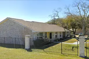 1201 N Live Oak, Rockport, TX 78382 - Photo 4