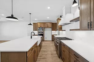 12826 Old Fashion Cir, Mont Belvieu, TX 77535 - Photo 8