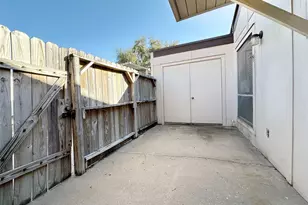 7730 Challie Ln, Houston, TX 77088 - Photo 20