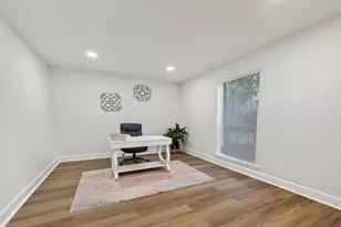 1123 Belaya Ln, Houston, TX 77090 - Photo 6