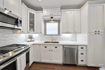 325 N Sidney Street, Houston, TX 77003 - Photo 18