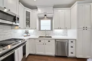 325 N Sidney St, Houston, TX 77003 - Photo 18