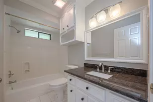 15714 Sylvan Lake Dr, Houston, TX 77062 - Photo 36