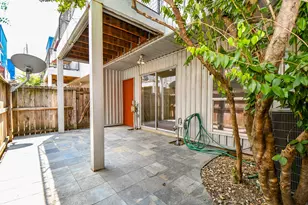 824 Robin St, Houston, TX 77019 - Photo 28