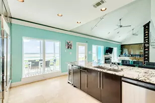 22002 Kennedy Dr, Galveston, TX 77554 - Photo 8