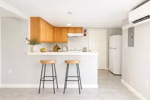 204 S 74th 1/2 St, Houston, TX 77011 - Photo 4