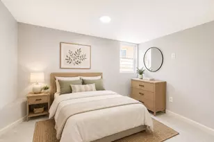 204 S 74th 1/2 St, Houston, TX 77011 - Photo 6