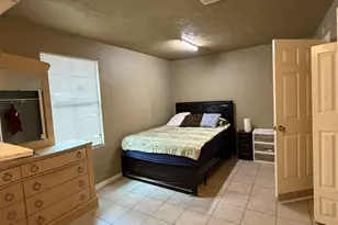 247 Hohldale St, Houston, TX 77022 - Photo 16