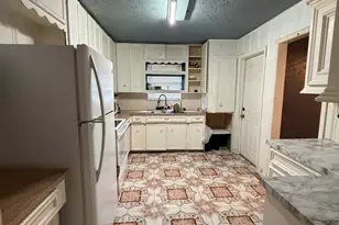 247 Hohldale St, Houston, TX 77022 - Photo 8