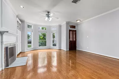 707 W Heights Hollow Lane, Houston, TX 77007 - Photo 2