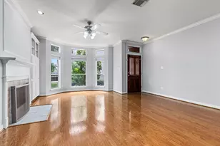 707 W Heights Hollow Ln, Houston, TX 77007 - Photo 2