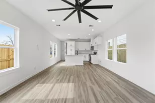 524 N 4th St, La Porte, TX 77571 - Photo 10