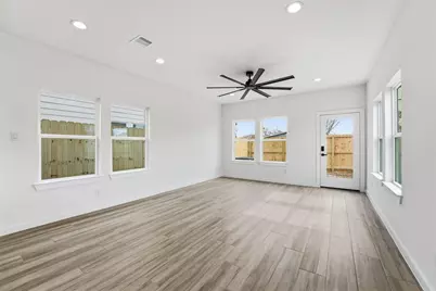 524 N 4th Street, La Porte, TX 77571 - Photo 8