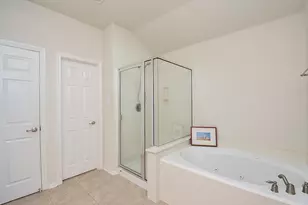 6 S Burberry Park Cir, The Woodlands, TX 77382 - Photo 16