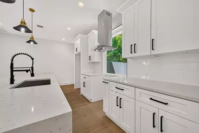 7826 Beckley Street #Back, Houston, TX 77088 - Photo 10